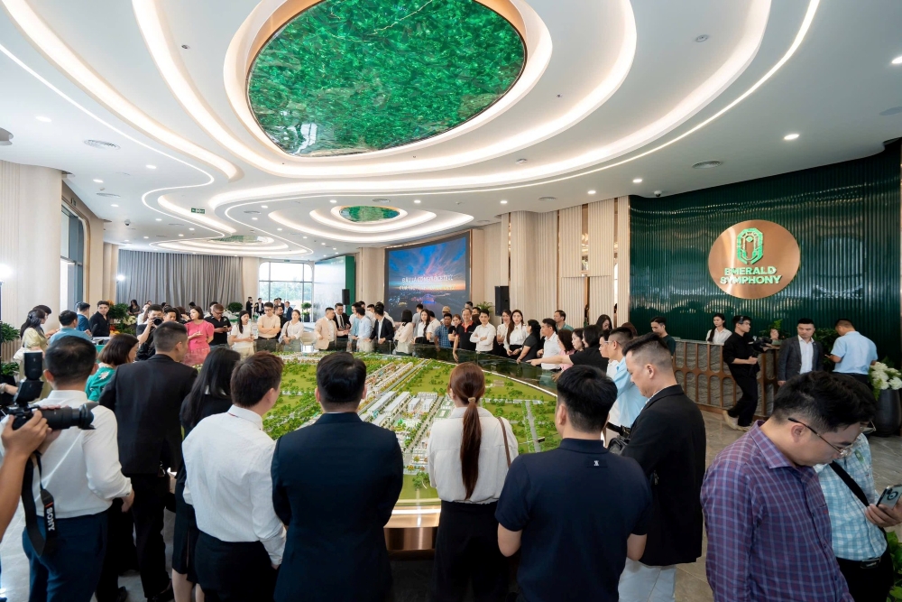 Không chỉ là lễ khai trương, Emerald Symphony mang đến một hành trình trải nghiệm đa giác quan